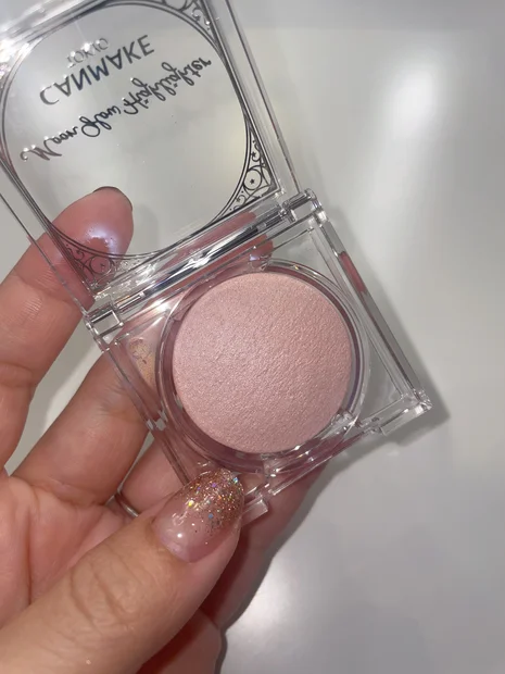 【キャンメイク】ムーングロウハイライターピンクで透明感アップ！