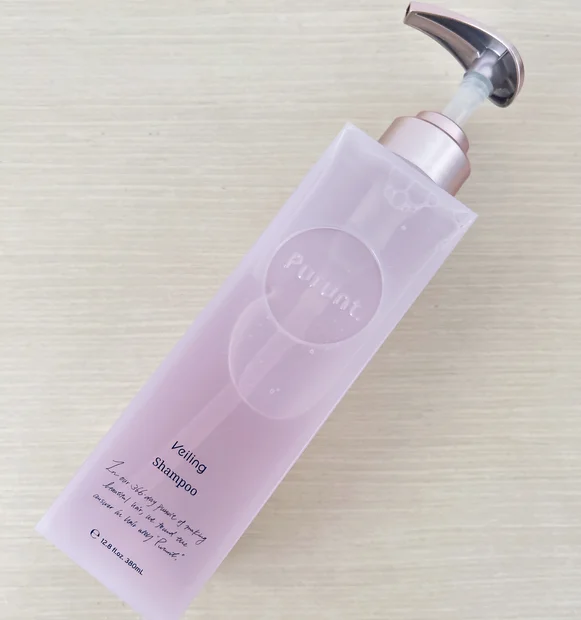 【髪のうねり・広がりに】美容室メーカー発！「プルントヴェーリング 美容液シャンプー&トリートメント」をわかりやすくレビュー！