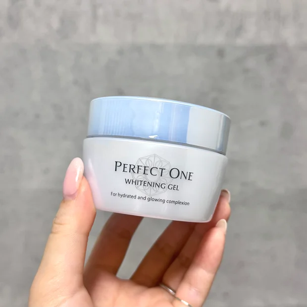 透明感チャージ！パーフェクトワン「薬用ホワイトニングジェル」で目指す、つやっと輝く美白肌！