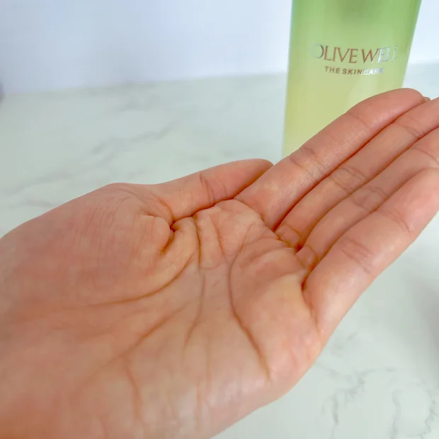 【時短で透明感ケア】DHC クリスタルスキン 美容液ローションでツヤ肌に！特徴や使い心地をレビュー！
