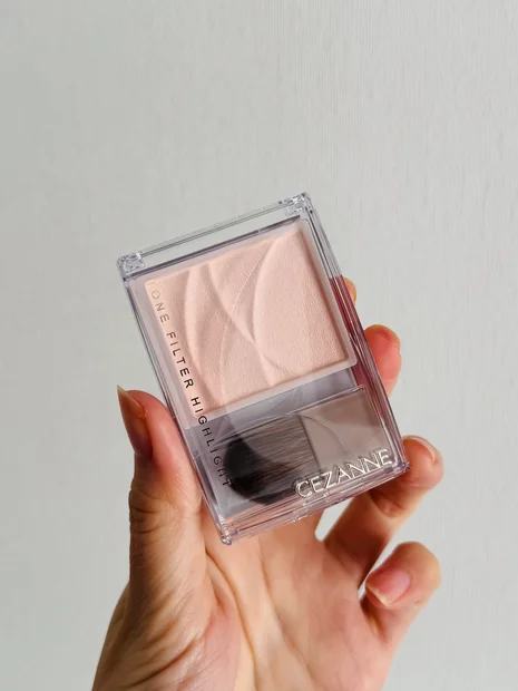 【爆売れコスメ】セザンヌ「トーンフィルターハイライト」を紹介します！