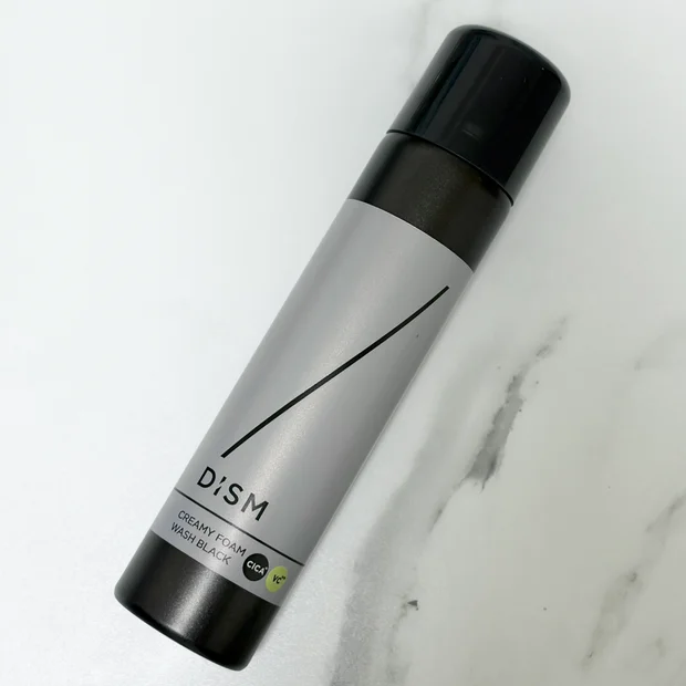 炭の力で毛穴ケア【ディズム クリーミーフォームウォッシュ ブラック】をレビュー