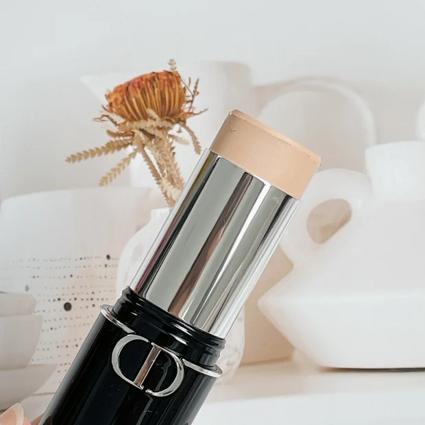 【天才ファンデ】神崎恵さん絶賛！ディオールのスティックファンデでつくるフィルター肌