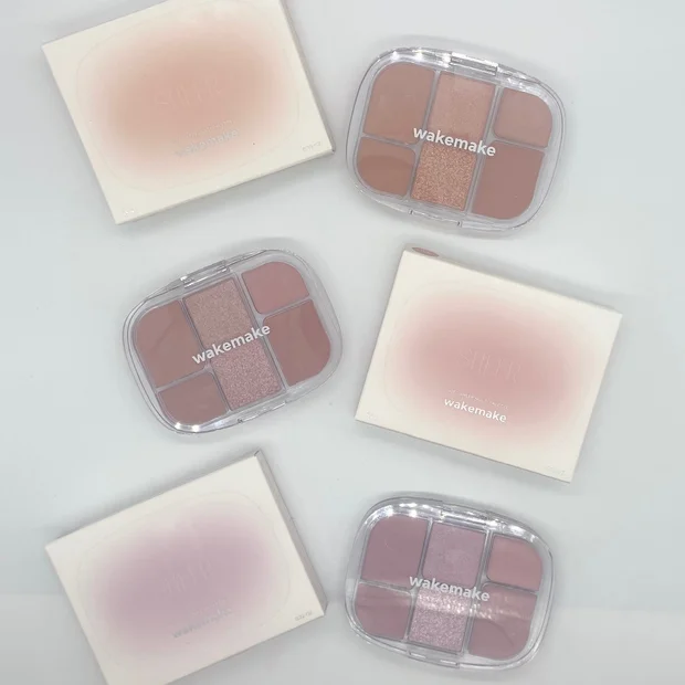 アイカラーにもチークにも！WAKEMAKEの「水彩画パレット」が便利すぎる！