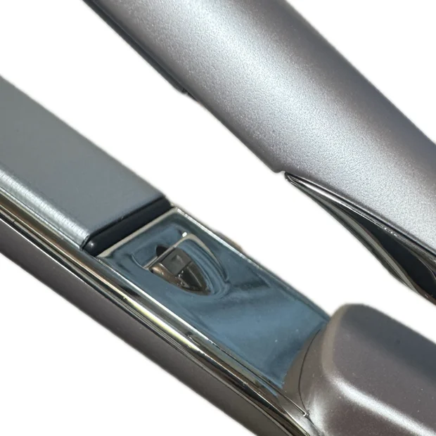 髪に優しくスタイリング！プリュスオー スムースケアアイロン