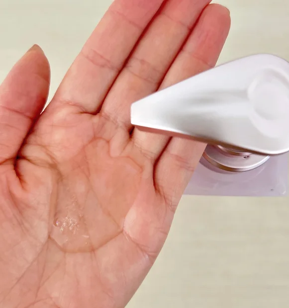 【髪のうねり・広がりに】美容室メーカー発！「プルントヴェーリング 美容液シャンプー&トリートメント」をわかりやすくレビュー！