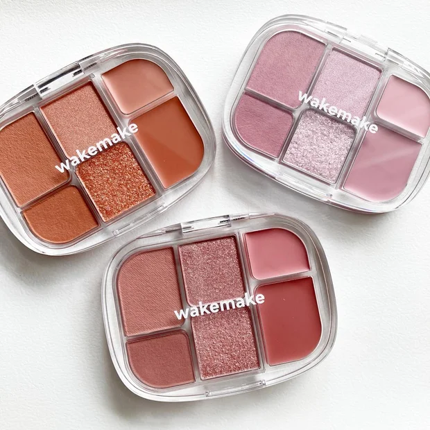 1つのパレットで統一感のあるメイクに！多機能＆ナチュ盛れ感が魅力のWAKEMAKE ソフトシアーマルチパレット♪