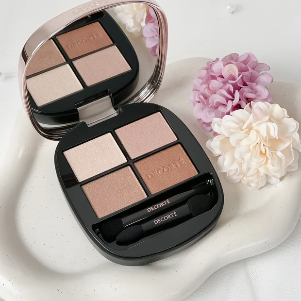 【ブルベの定番ブラウン】ベスコス多数受賞！コスメデコルテのアイシャドウ「01 Rosy Brown」