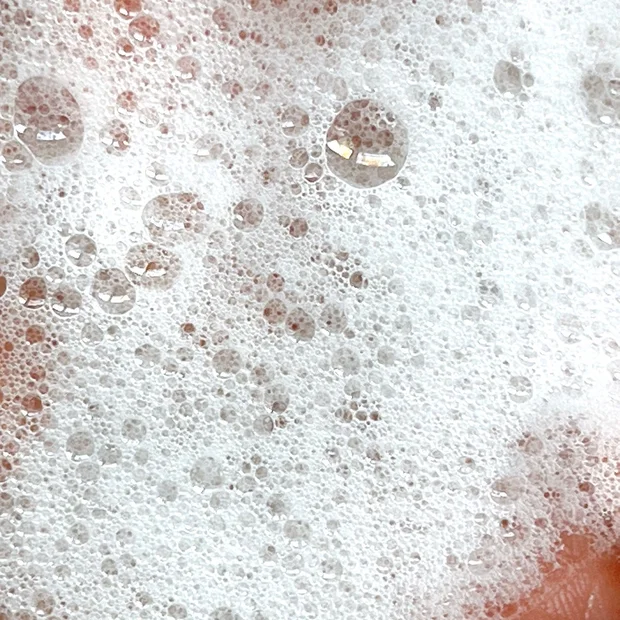 髪の「見た目」を整えるツヤ髪シャンプー