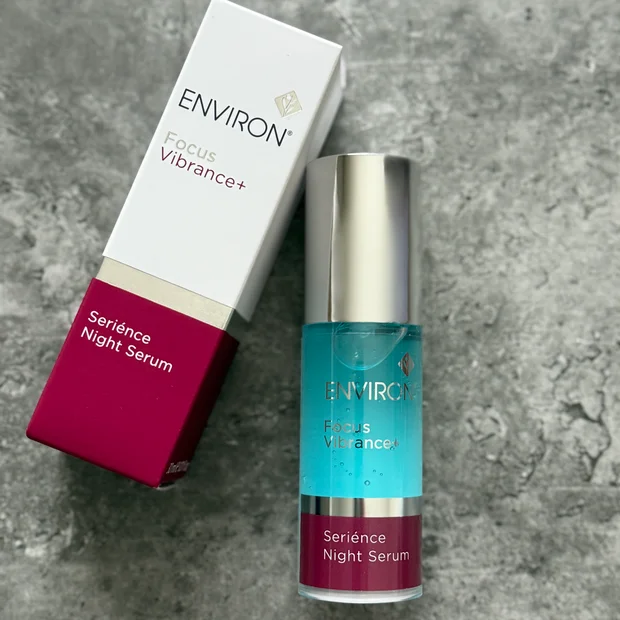 美容液にも“神経科学”？Environ［エンビロン］の最新セラム『セリエンスナイトセラム』気になる成分・使用感など徹底レビュー
