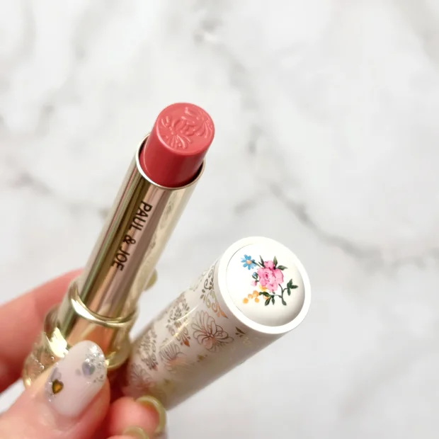 【小田切ヒロさん愛用】ポール&ジョー ボーテ「リップスティック シアー 08キュ ドゥ シャ」をレビュー
