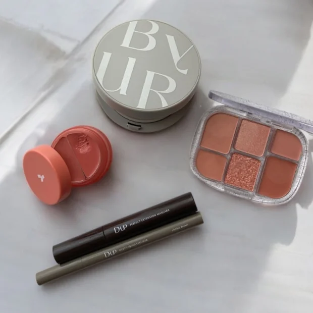 【イエベ秋×モカムースメイク】韓国発の「チョンハメイク」も取り入れた旬のスタイルをご紹介