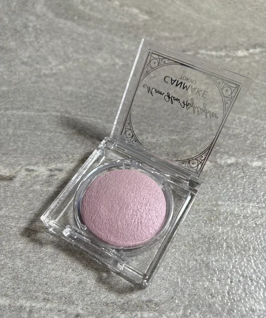 【キャンメイク】新色ムーングロウハイライター 03ムーングロウライラック含む全色をスウォッチ付きでご紹介♪