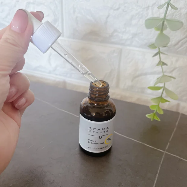 ケアナボーテVC10濃美容液で毛穴もハリも叶えよう