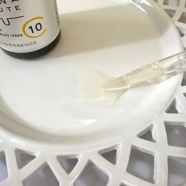 【ケアナボーテ VC10濃美容液】開き・つまり・毛穴汚れなと様々な毛穴悩みにこれ一本✨