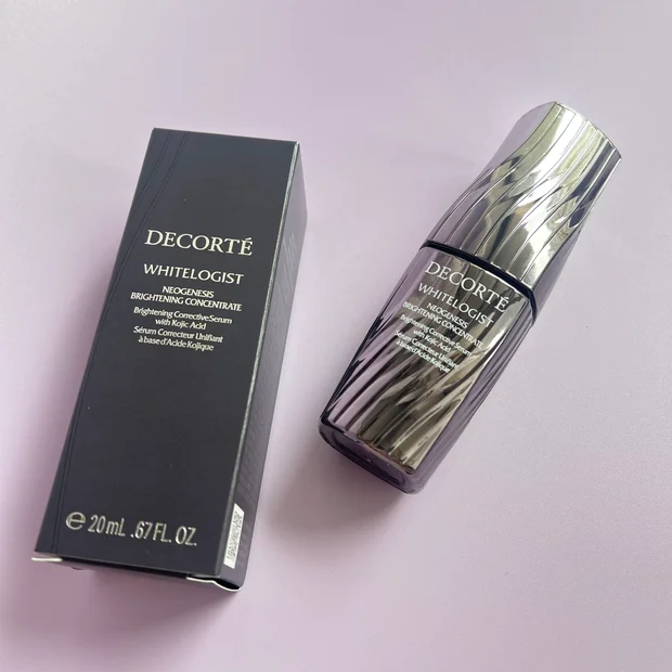 【ホワイトロジスト】コウジ酸の力で全顔美白が叶う、大人気美白美容液【コスメデコルテ】