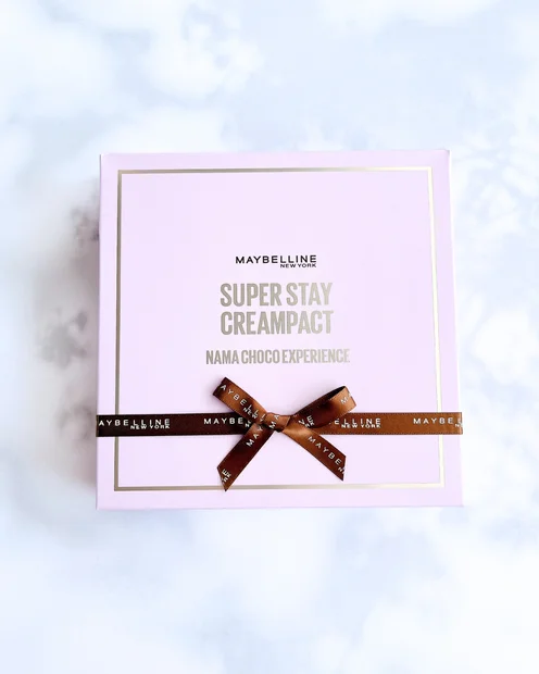 メイベリン「SPステイ クリームパクト ファンデーション」で生チョコのような滑らかな肌へ。