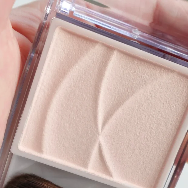 セザンヌ「トーンフィルターハイライト」は本当に盛れる？くすみレタッチの実力を母娘で検証！