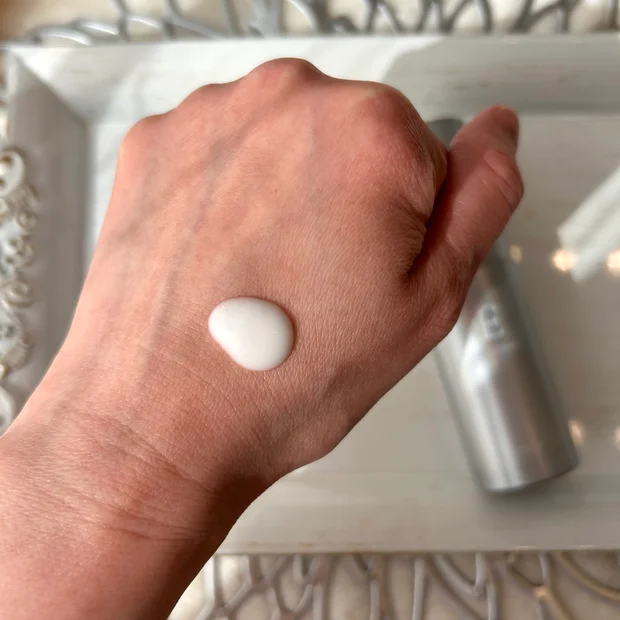 理想的な「時のない肌」へ♡
再生医療研究から生まれたスキンケア、【エテルナム セラム】を徹底レビュー!!