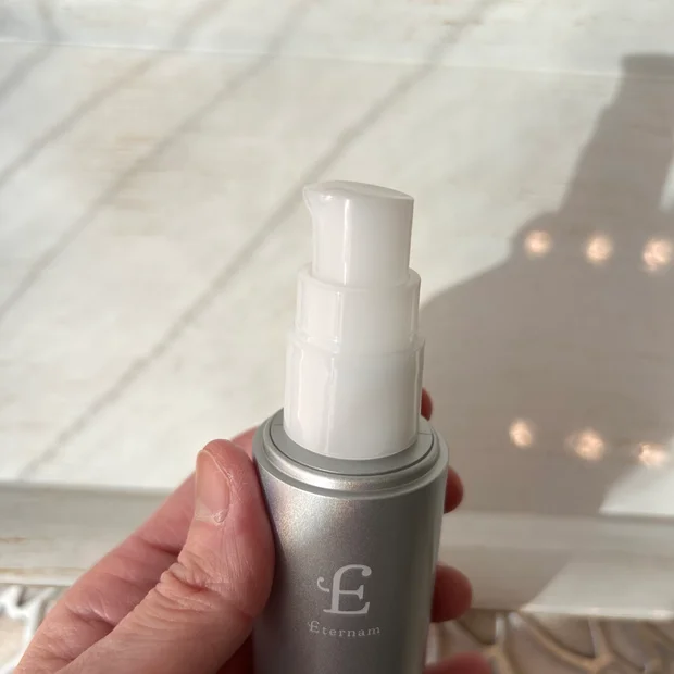 理想的な「時のない肌」へ♡
再生医療研究から生まれたスキンケア、【エテルナム セラム】を徹底レビュー!!