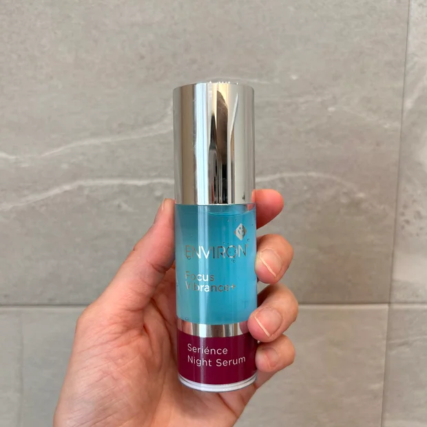 大人気エンビロン初の夜用美容液、『セリエンスナイトセラム』をレビュー!!若々しい印象肌へ♡