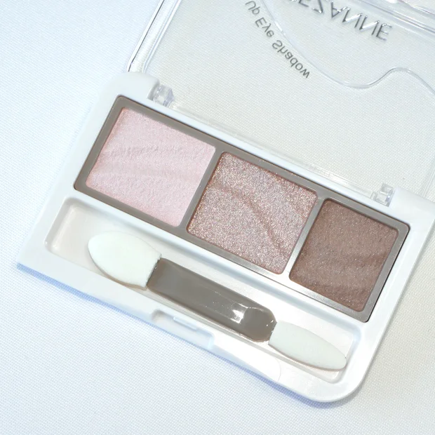 【セザンヌ 新色】ライティングアップアイシャドウ 03 シェルグレージュがブルベに推し！既存色もまとめて全色レビュー