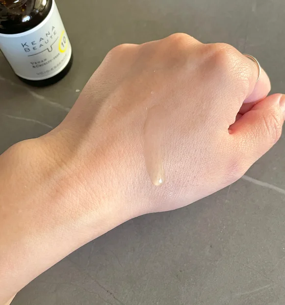 ケアナボーテ VC10濃美容液で集中毛穴ケア！！