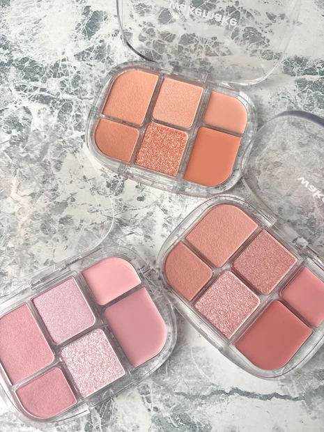 アイカラーからチークまでマルチに使える！ソフトシアーマルチパレット