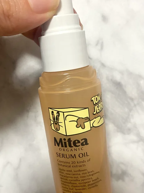 《Mitea Organic・リンクルセラムオイル》オ
ーガニックメナイアシンアミドの力でハリ肌へ導くシワ改善オイル！