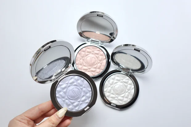 【ディオール2025夏コスメ】フォーエヴァーグロウルミナイザー 004がブルベも使える多幸感