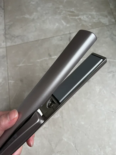 【ヘアアイロン】サロン帰り級になれちゃう！潤うヘアアイロンでツヤ髪作り