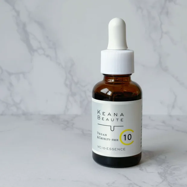 毛穴専門スキンケア！ピュアビタミンC10%高配合の集中美容液