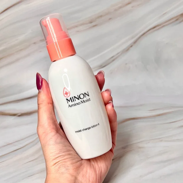 どちらがおすすめ？ミノン新生『モイストチャージローションⅡ』と『エイジングケアローション』を比較レビュー