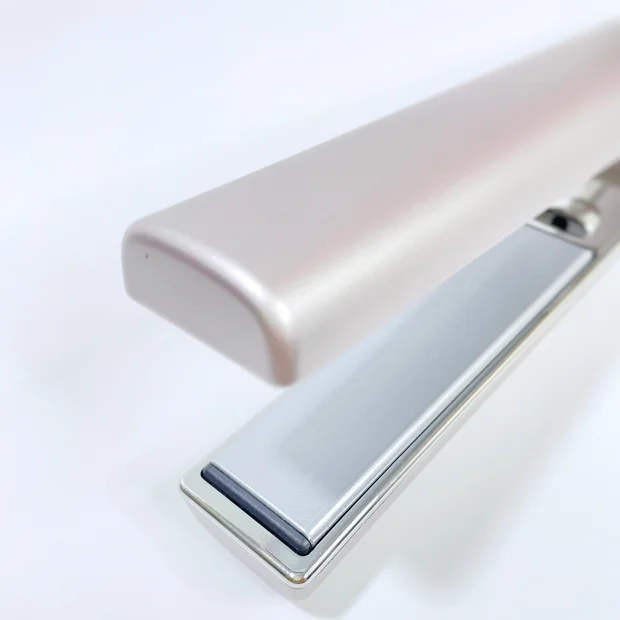 朝のいそがしいときにもってこいな[ケアレクト by プリュスオー スムースケアアイロン]