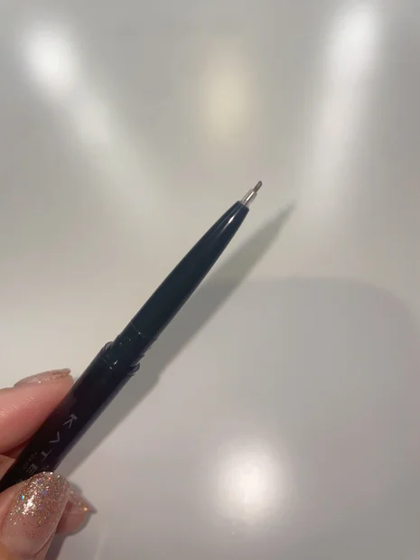 【ケイト】眉シャーペン「アイブロウペンシルスーパースリム0.8」極細なのに折れにくい秘密は？