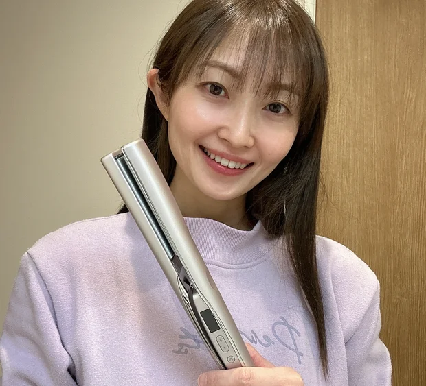 【ワンランク上のヘアアイロン】
「ケアレクト by プリュスオー スムースケアアイロン」をレビュー!!
まるでサロン帰りのような、なめらかシルク髪へ♡