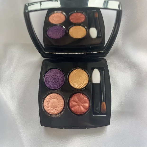 8/22発売！CHＡNEＬ「レ キャトル オンブル ブトン239 」シアーパープルで作る魅惑のアイメイク