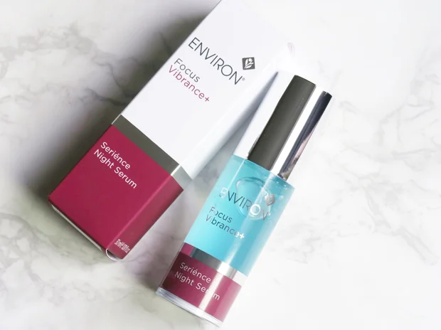 外的ストレスから解放されたナイトケアで、輝きに満ちた肌へ導く夜用美容液