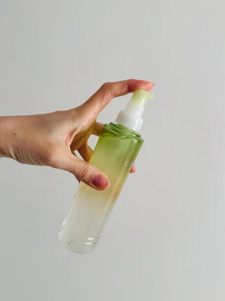 ゆらぎ肌に寄り添う。【DHC】の新作、クリスタルスキン美容液ローションで叶える透明感！