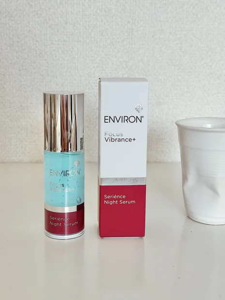 エンビロン初の夜用美容液！セリエンスナイトセラムで若々しい印象の肌へ