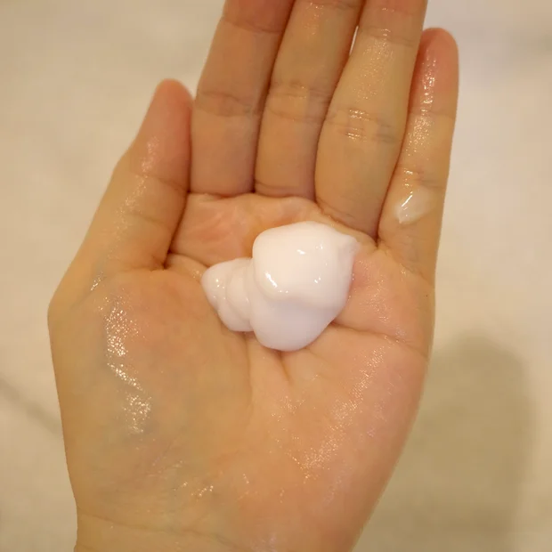 ほんのり甘く上品な香り✨プルント ヴェーリング美容液シャンプー&トリートメント