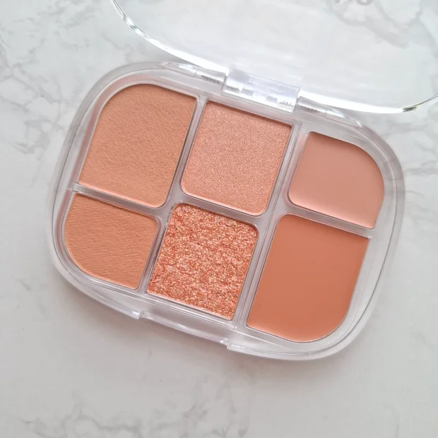 WAKEMAKEソフトシアーマルチパレットで簡単ワントーンメイク♪デイリーメイクのパワーアップにおすすめ♡
