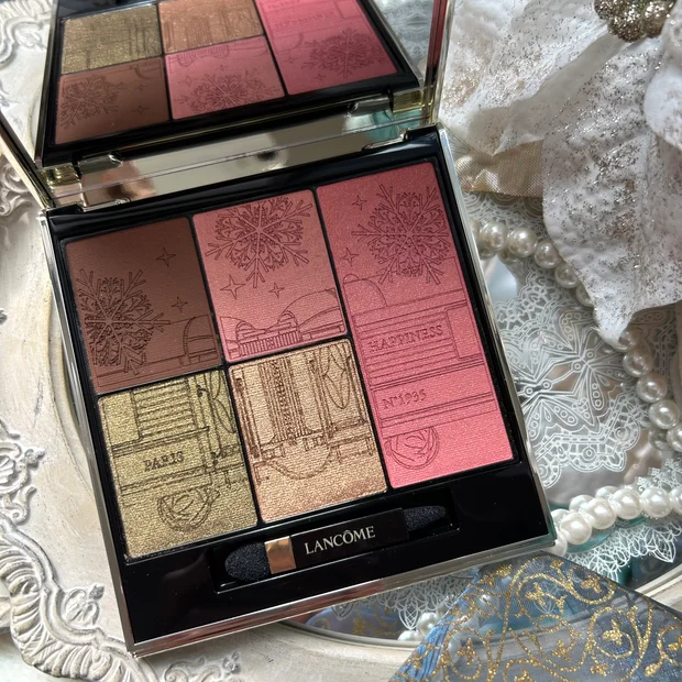 【ランコム クリスマスコフレ2025】
ホリデーだけの限定デザインが美しすぎる♡♡
さまざまなメイクが楽しめるマルチパレットをレビュー!!