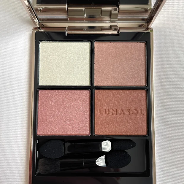 ルナソル【2025秋新作】アイカラーレーションＮ 07 Vintage Petal とフュージングカラーリップス 10 Relaxing Moodをイエベ春がレビュー！