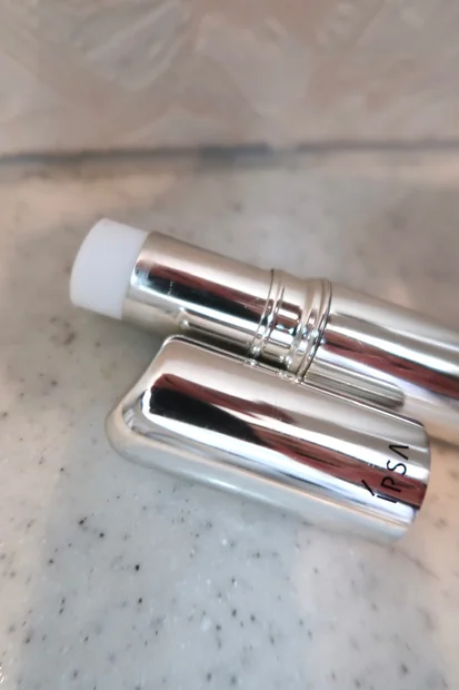 【乾燥対策】「イプサ ザ・タイムR デイエッセンススティックe」をご紹介します。