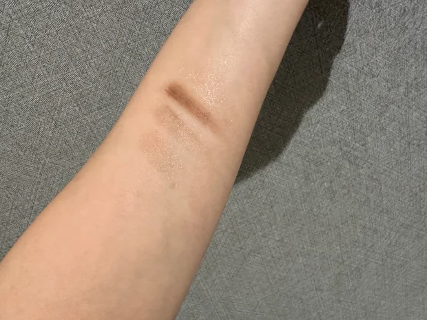 Be のオイルクレンジングで毛穴汚れや古い角質を落とし、季節の変わり目に負けない肌へ。