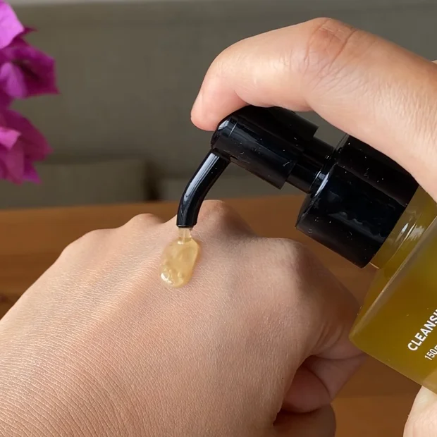 【 まるで美容オイル？ 】10種の保湿成分が贅沢に配合されたクレンジングオイル 【 Be 】