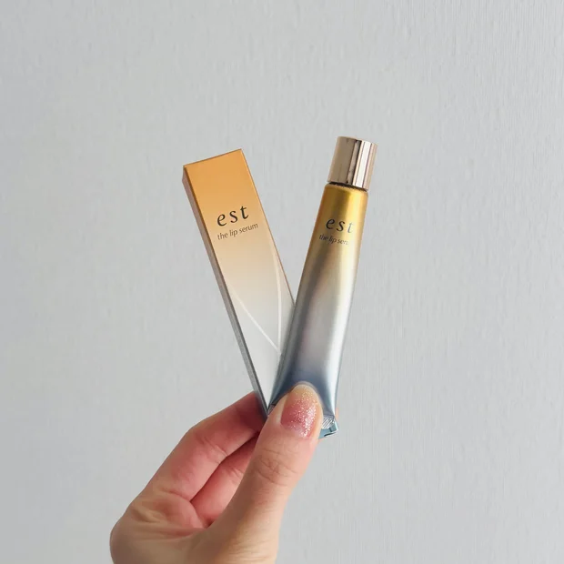 朝までうるおいが続く名品！私が【エスト】のザ リップセラムを何度もリピートするワケとは？