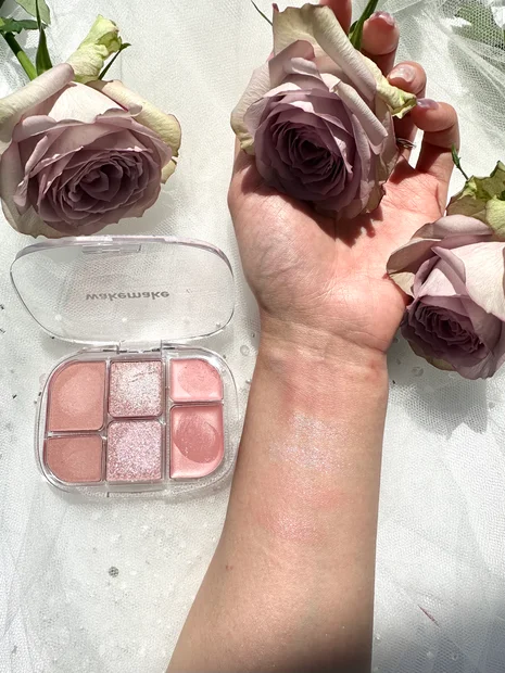 WAKEMAKEから水彩画パレットが新登場♡