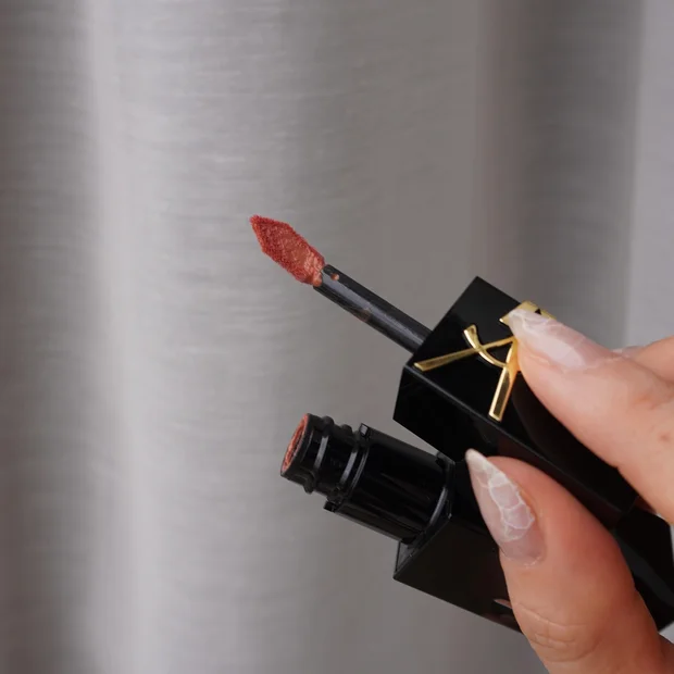 【YSL ザ インクス ヴィニルクリーム】新色443＆416レビュー。ツヤ×色もちがおすすめのリップ